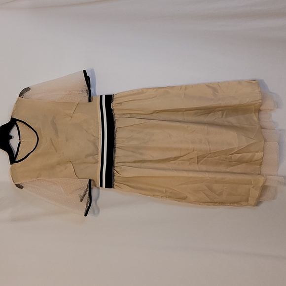 Upustyle Gardenia Embroidered Short Sleeve Midi Leght Dress - Picture 9 of 17